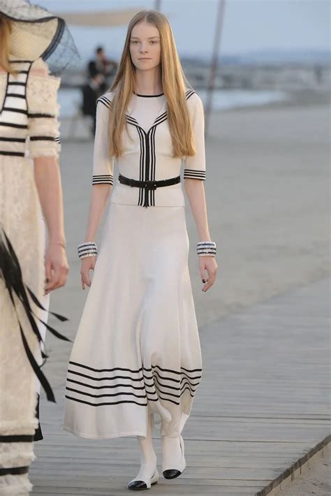 Chanel Resort 2010 Fashion Show 